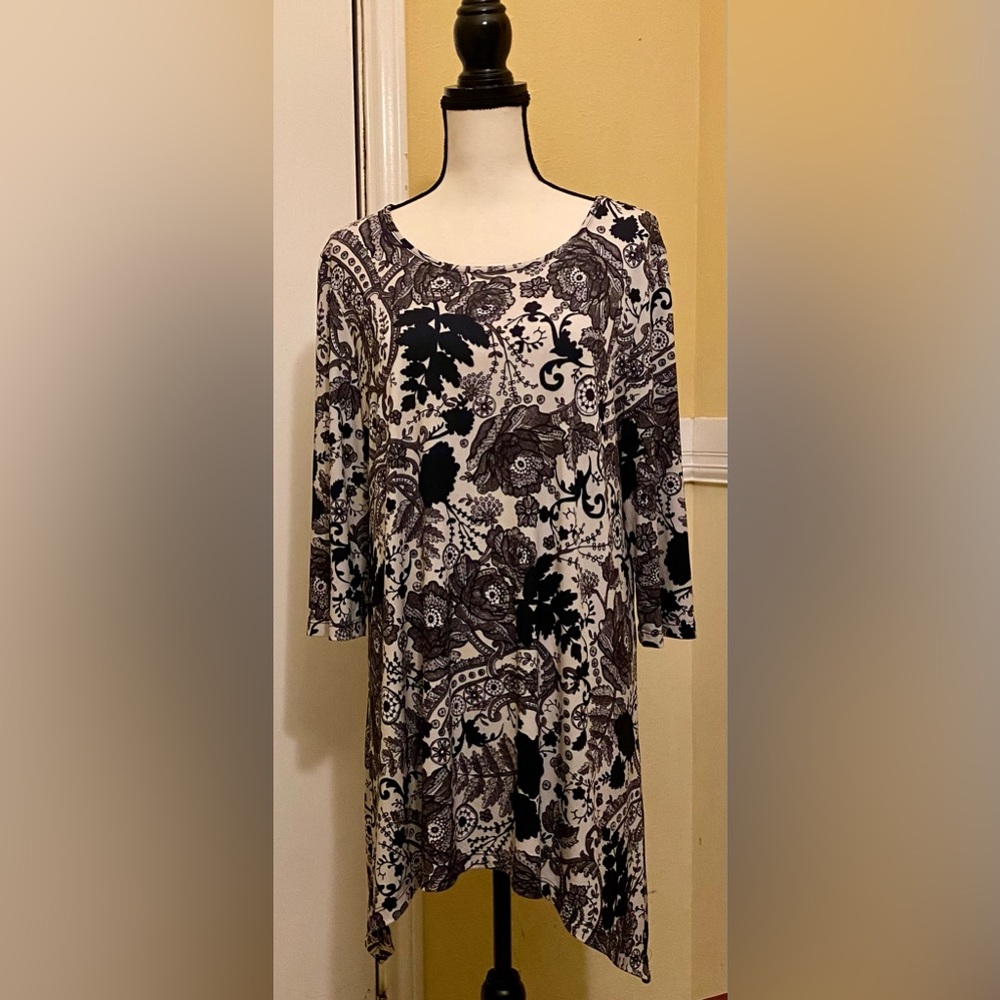 LBISSE Ladies Tunic/Dress; XL; Black & White Floral; EUC.